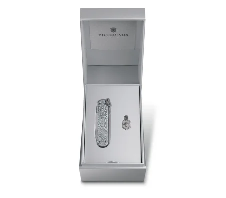 Victorinox Classic SD Brilliant Damast 0.6221.34