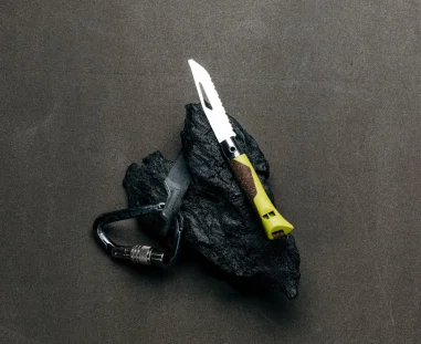 Opinel néo7 Alpine – Navaja para montaña y alpinismo