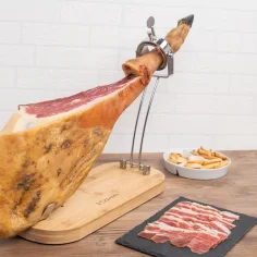 Soporte Jamonero Giratorio Plegable 3 Claveles – Bambú y Acero Inoxidable 2